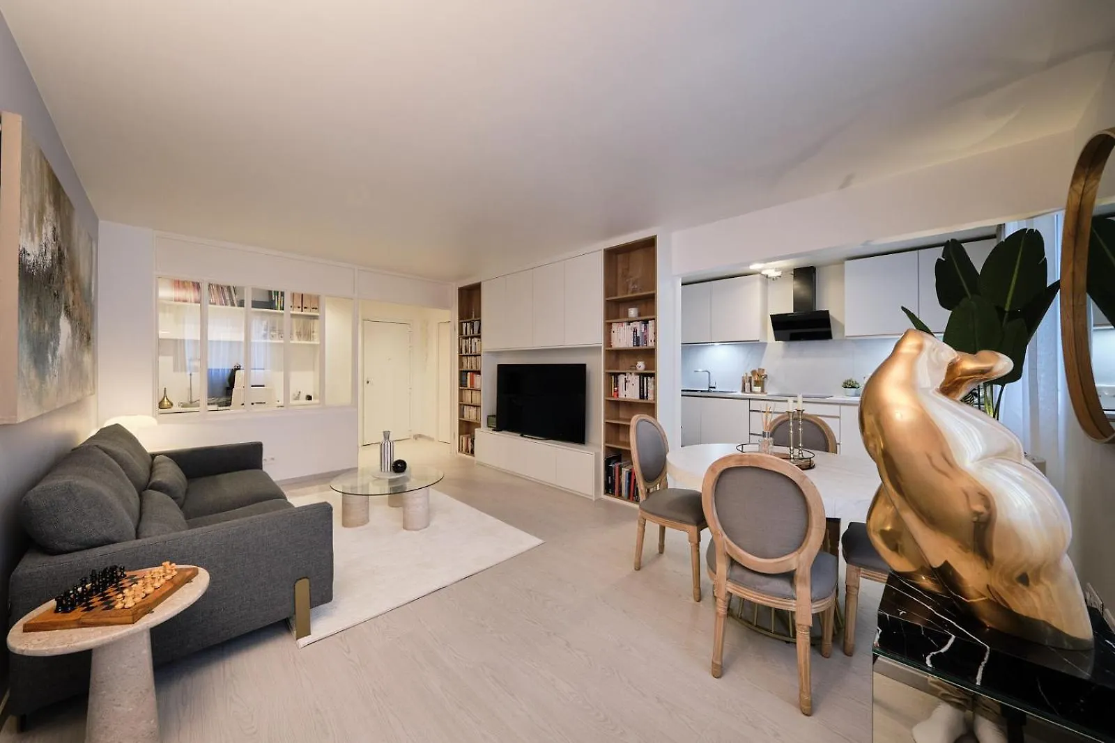 Appartement Parisien Au Coeur De Montparnasse