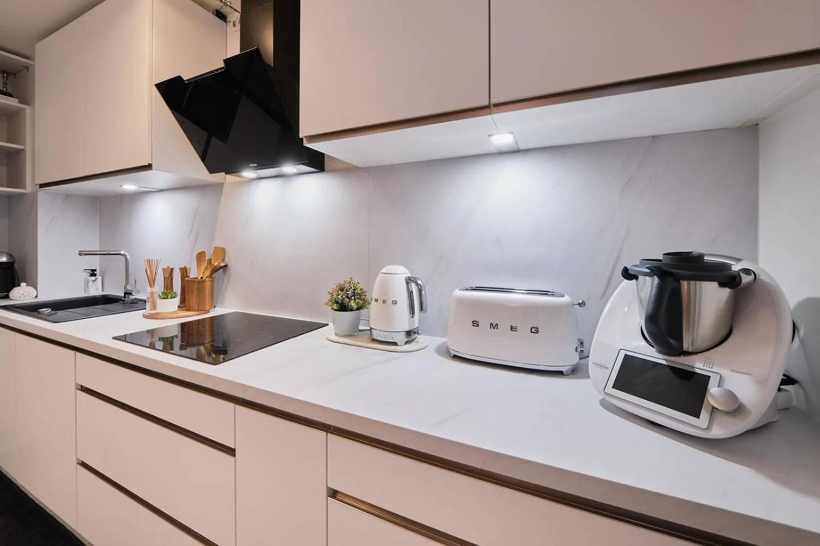 Apartment Appartement Parisien Au Coeur De Montparnasse